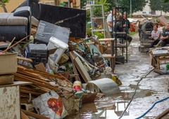 Kam s stvarmi, ki jih je uničila poplava?