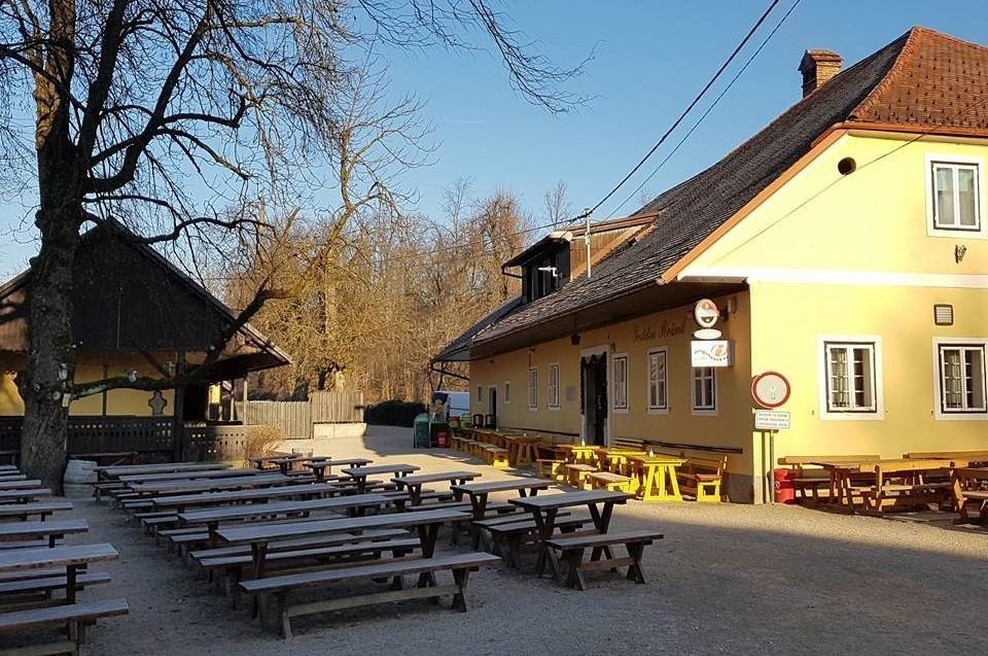 Gostilna na Rožniku ima novo najemnico: razkrila je, kdaj se bodo spet odprla vrata – in ali bodo ponujali flancate (foto: Facebook/Gostilna Rožnik)