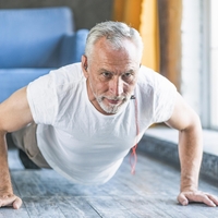 Je v starosti telovadba še varna za naše telo? Tako lahko preverimo, kakšna je naša telesna forma