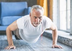 Je v starosti telovadba še varna za naše telo? Tako lahko preverimo, kakšna je naša telesna forma