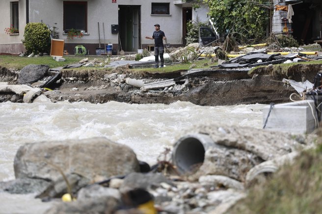 Reke se razlivajo, ali prihajajo tudi hujše poplave?