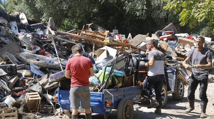Slovenci pridni kot mravljice: ob dnevu solidarnosti dokazali, da znamo stopiti skupaj (FOTO) (foto: Bobo)
