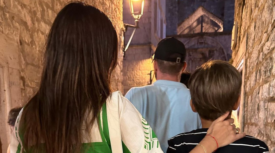Poglejte, kako je Severina izpolnila sinovo željo: hodila je od vrat do vrat, da bi ... (VIDEO) (foto: Instagram/Severina)