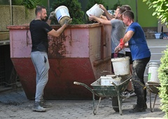 Pomoč še ni končana: "Potreben je še en udarniški dan!"