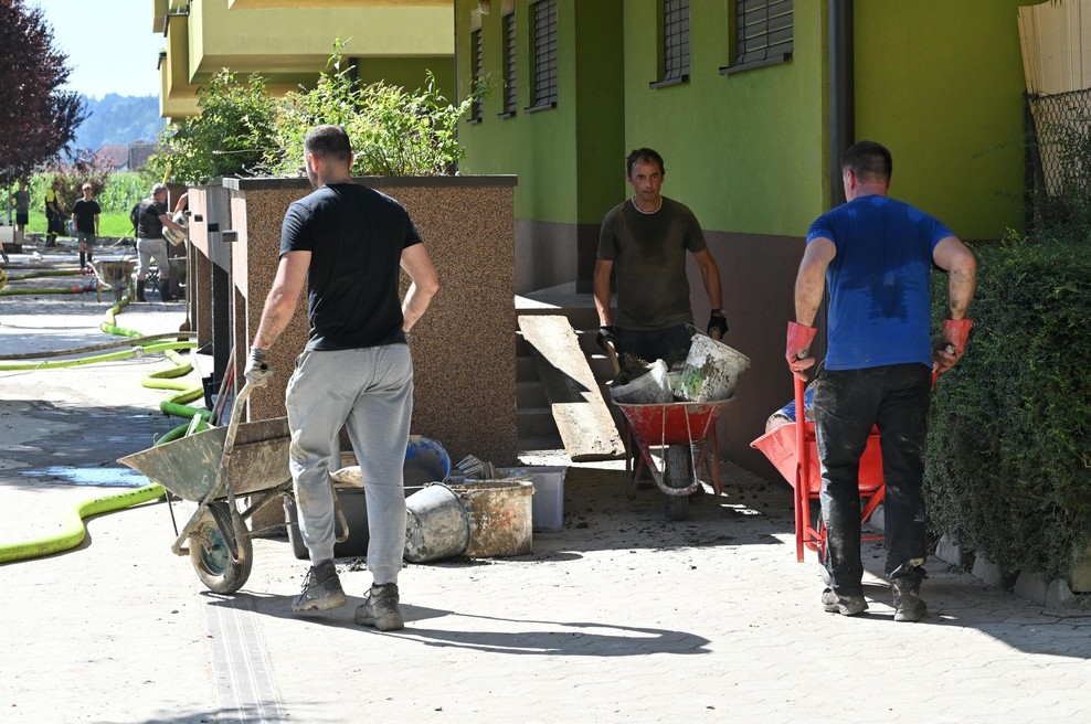 Po hudi delovni nesreči prostovoljca: "Šlo je le za trenutek nepazljivosti" (foto: Žiga Živulovič jr./Bobo)