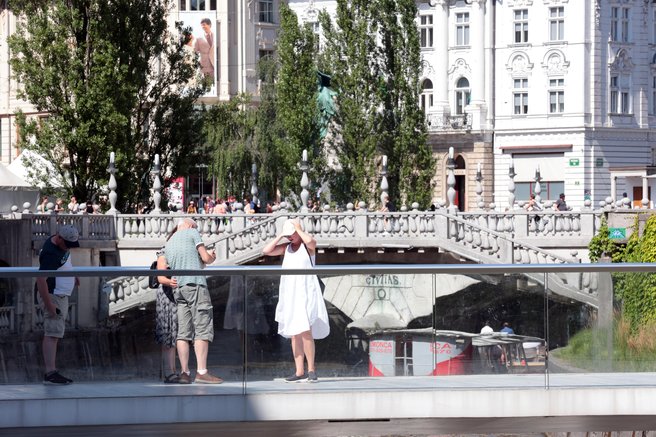 Tuji turisti v jurišu na Slovenijo: naravnost nori so na te 3 destinacije