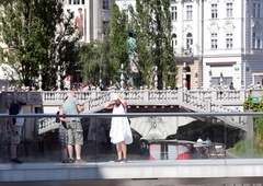 Tuji turisti v jurišu na Slovenijo: naravnost nori so na te 3 destinacije