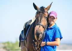Zaporna kazen za človeka, ki je zverinsko pretepal in mučil kobilo Aurelio