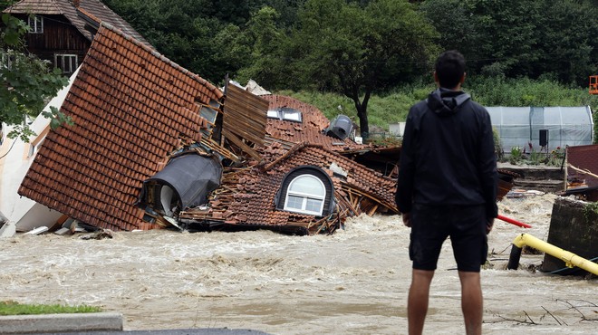 Duševne stiske ob poplavah: več kot 300 ljudem nudili psihološko pomoč (foto: Bobo)