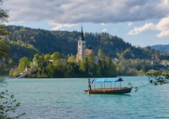 Slovenija beleži rekorden obisk: turistov kot "solate", poglejte, kaj najraje obiskujejo pri nas