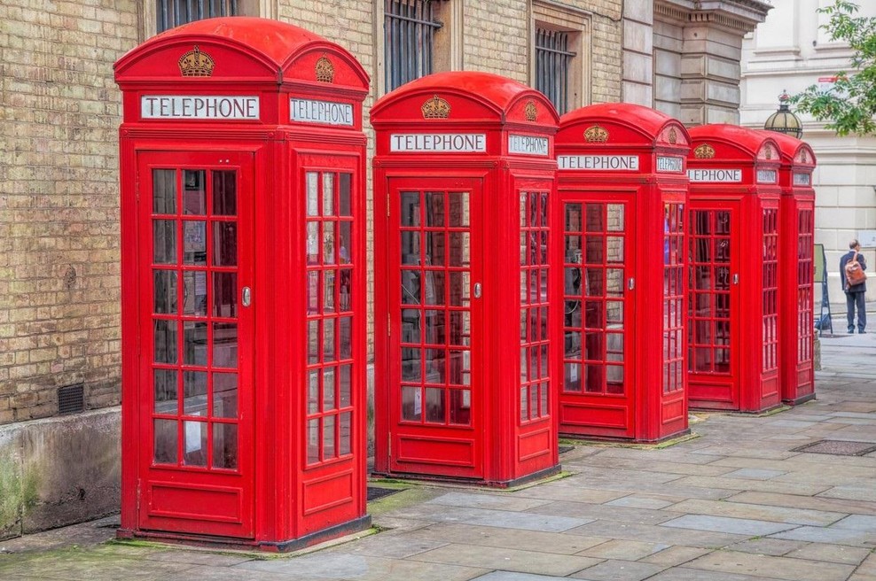 Brez njih si Londona nismo mogli predstavljati, zdaj pa so v njih ... (foto: Profimedia)