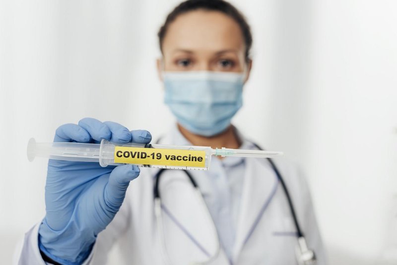 Lahko cepivo za covid-19 vpliva na menstrualni ciklus?