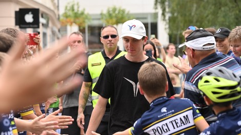 (FOTO) Znano je, koliko denarja bo v posebni dobrodelni akciji za žrtve poplav daroval Tadej Pogačar