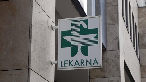 Slovenci množično odhajajo v lekarne. Kaj tako nujno potrebujejo?