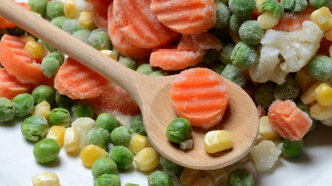 Je zamrznjena zelenjava res precej manj zdrava od sveže? (Strokovnjaki pojasnjujejo) (foto: Profimedia)