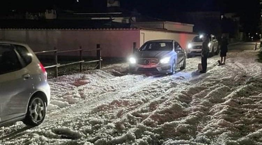 Grozljivi posnetki iz Švice, v naslednjih dneh bo še huje! (foto: Facebook/Neurje.si/posnetek zaslona)