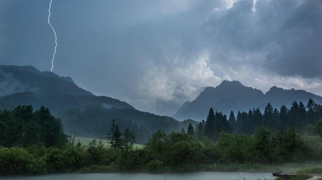 Strah pred ponedeljkom: kakšno vreme prihaja nad Slovenijo? (foto: Profimedia)