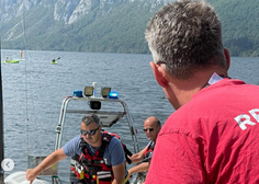 Tragična nedelja na Bohinjskem jezeru: umrl 50-letnik
