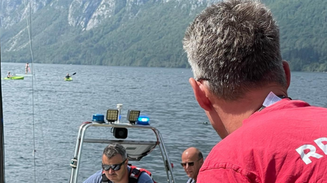 Tragična nedelja na Bohinjskem jezeru: umrl 50-letnik (foto: Instagram/PRS Bled)