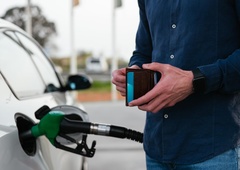Nove cene goriv: se nam v torek obeta pocenitev?