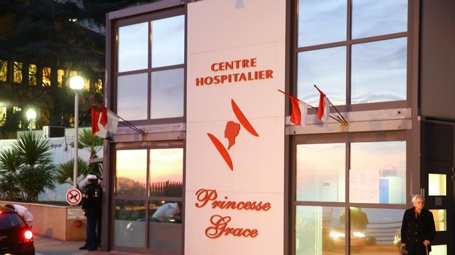 Zvezdnika so hospitalizirali v bolnišnici Princess Grace v Monaku. (foto: Profimedia)