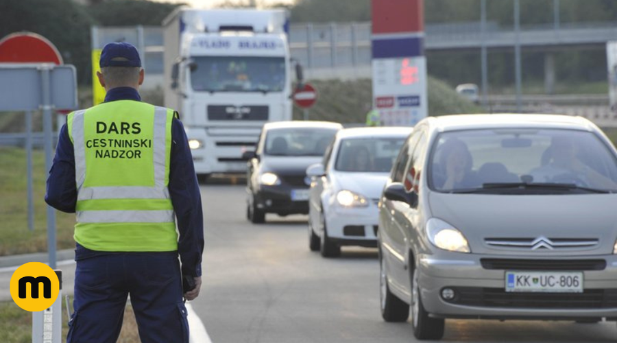Turiste smo vprašali, kaj menijo o slovenskih vinjetah. Darsu bi predlagali, da ... (foto: Srdjan Živulovič/Bobo)