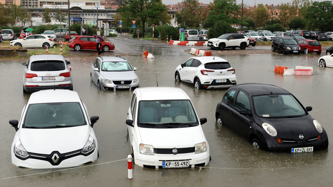 Nevarnosti še ni konec: znova napovedane nevihte, še vedno je možnost poplav (velja oranžno opozorilo) (foto: Tomaž Primožič/Bobo)