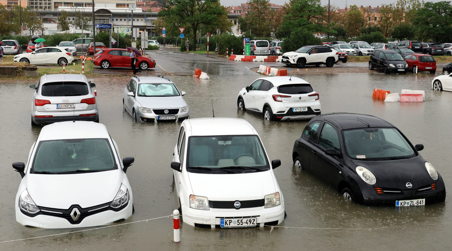 Nevarnosti še ni konec: znova napovedane nevihte, še vedno je možnost poplav (velja oranžno opozorilo) (foto: Tomaž Primožič/Bobo)