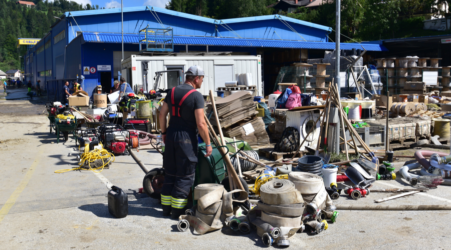 Je vaše podjetje v poplavah utrpelo škodo? Znano je, da kdaj morate oddati oceno škode za denarno pomoč (foto: Igor Kupljenik/Bobo)