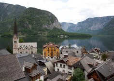 Vsega imajo dovolj: domačini želijo nagnati turiste, blokirali so jim celo razgled na Alpe