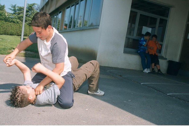 Otroci se v šoli večkrat srečajo z vrstniškim nasiljem.