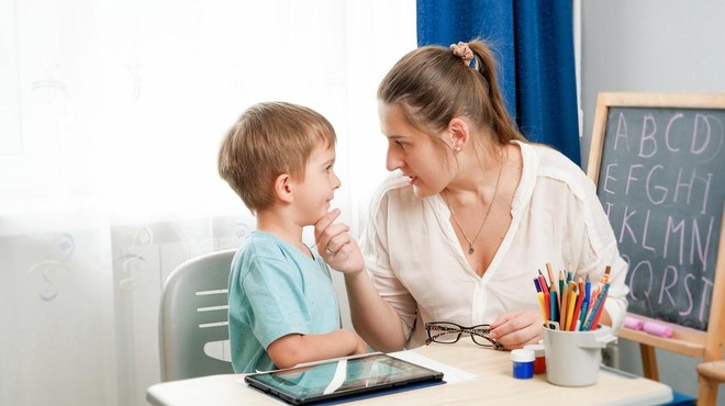 Kako omiliti stres pri otroku ob vnovičnem vstopu v šolo? (Strokovnjakinja razkriva) (foto: Profimedia)