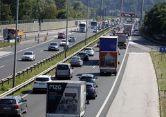 Pozor! Zaradi nesreče ohromljen promet proti Ljubljani