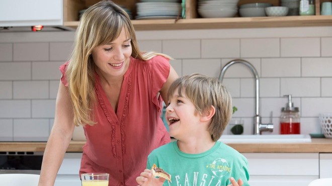 Katerih besed starši ne bi smeli govoriti svojim otrokom med obrokom? (Strokovnjaki pojasnjujejo) (foto: Profimedia)