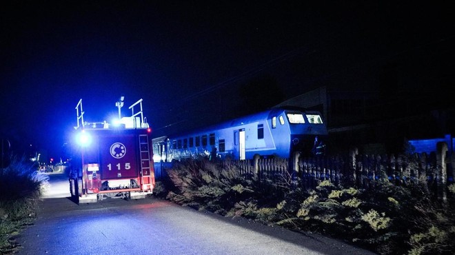 Pet mrtvih v grozljivi nesreči: vlak vozil s 160 kilometri na uro, nato pa ... (foto: Profimedia)
