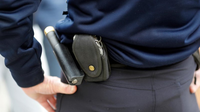 Incident v Zagorju ob Savi: ženska z ostrim predmetom huje poškodovala partnerja