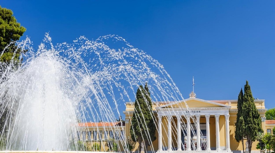 Ali lahko kot turist obiščete prestižno palačo v Atenah, ki bo kmalu gostila številne zvezdnike? (Ne potrebujete VIP-vabila) (foto: Profimedia)