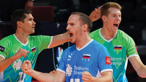 Slovenija ostaja neporažena: odbojkarji so nadigrali Hrvate in si prislužili prvo mesto v skupini