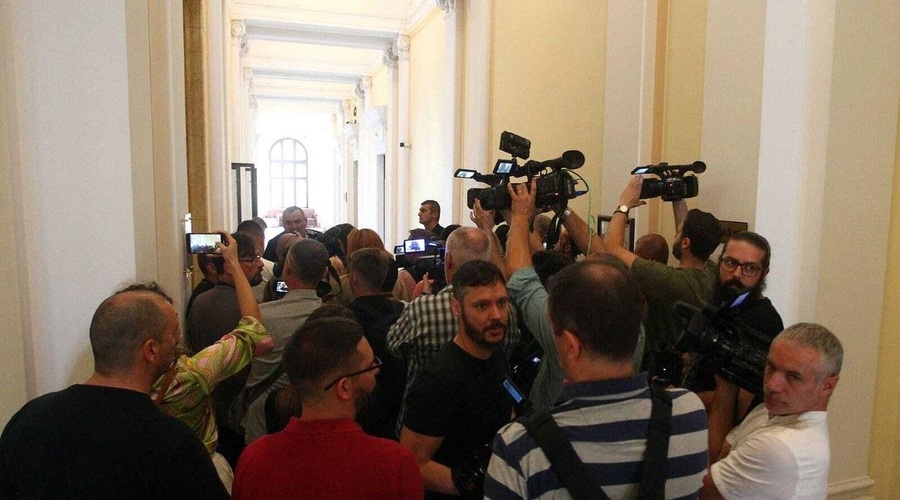 Srbski parlament je predčasno končal zasedanje, kaj se dogaja? (foto: Profimedia)