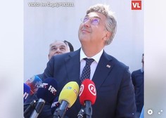 (VIDEO) Galeb se je med letenjem ponečedil ravno v trenutku, ko je bil pod njim hrvaški premier