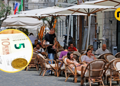 Zmeda med turisti: se v Sloveniji pusti napitnina ali ne? Dobili so zelo zanimive odgovore