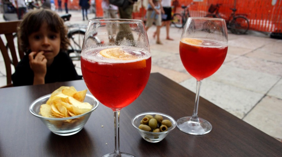 Se obetajo nove podražitve tobaka in alkohola? (Črni trg je že v porastu) (foto: Profimedia)