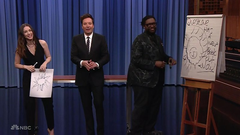 Pred kamerami Jimmy Fallon velja za zabavljača.