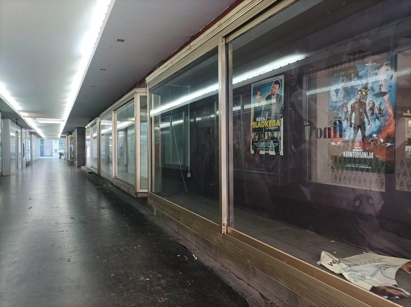 Kakšna preobrazba! Dolgo časa zanemarjena ljubljanska pasaža se sveti v novi podobi — poglejte, kako lepo so jo prenovili! (FOTO)