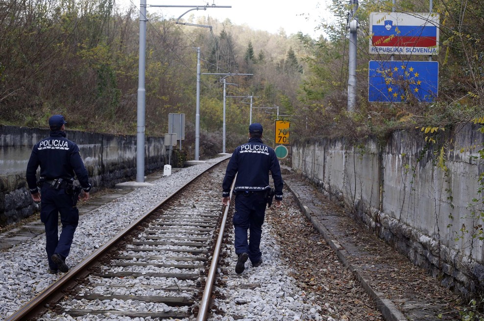 Slovenski in hrvaški notranji minister sta v Bruslju debatirala o problematiki, ki vse bolj muči obe državi (foto: Borut Živulović/Bobo)