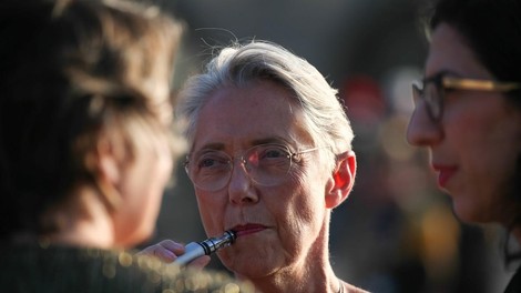 Skriti strupi in težke kovine: elektronske cigarete uničujejo naše okolje in - pozor - tudi zdravje