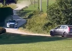 Slovenca na reliju v Zagorju sekunde oddaljena od tragedije: pijani voznik zapeljal na progo, nato pa ... (VIDEO)