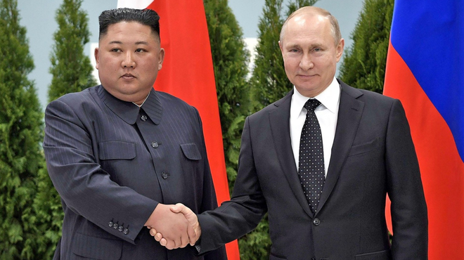 Srečanje dveh zloglasnih voditeljev: Putin naj bi v zameno za hrano in napredno tehnologijo od Severne Koreje dobil orožje (foto: Profimedia)