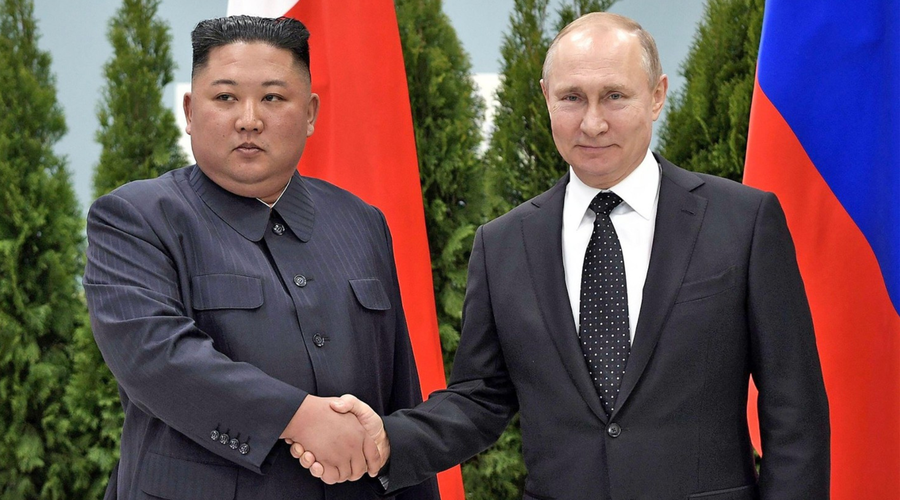 Srečanje dveh zloglasnih voditeljev: Putin naj bi v zameno za hrano in napredno tehnologijo od Severne Koreje dobil orožje (foto: Profimedia)