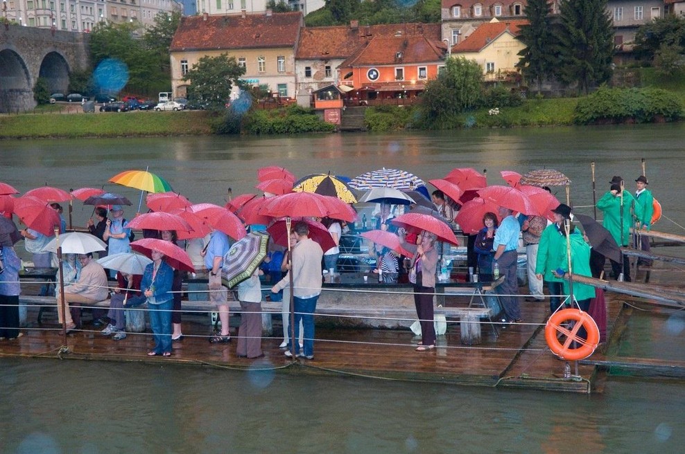 Ne pozabite na dežnik, vreme se bo že kmalu spremenilo (foto: Profimedia)